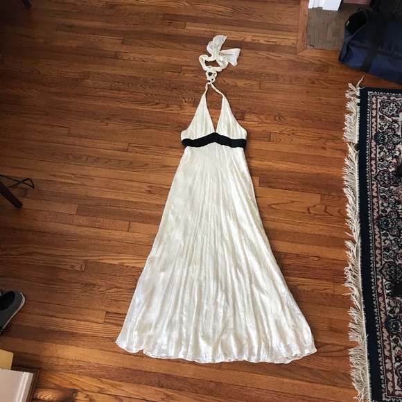 BCBGMAXAZRIA White burnout halter gown size 4 - Picture 4 of 8